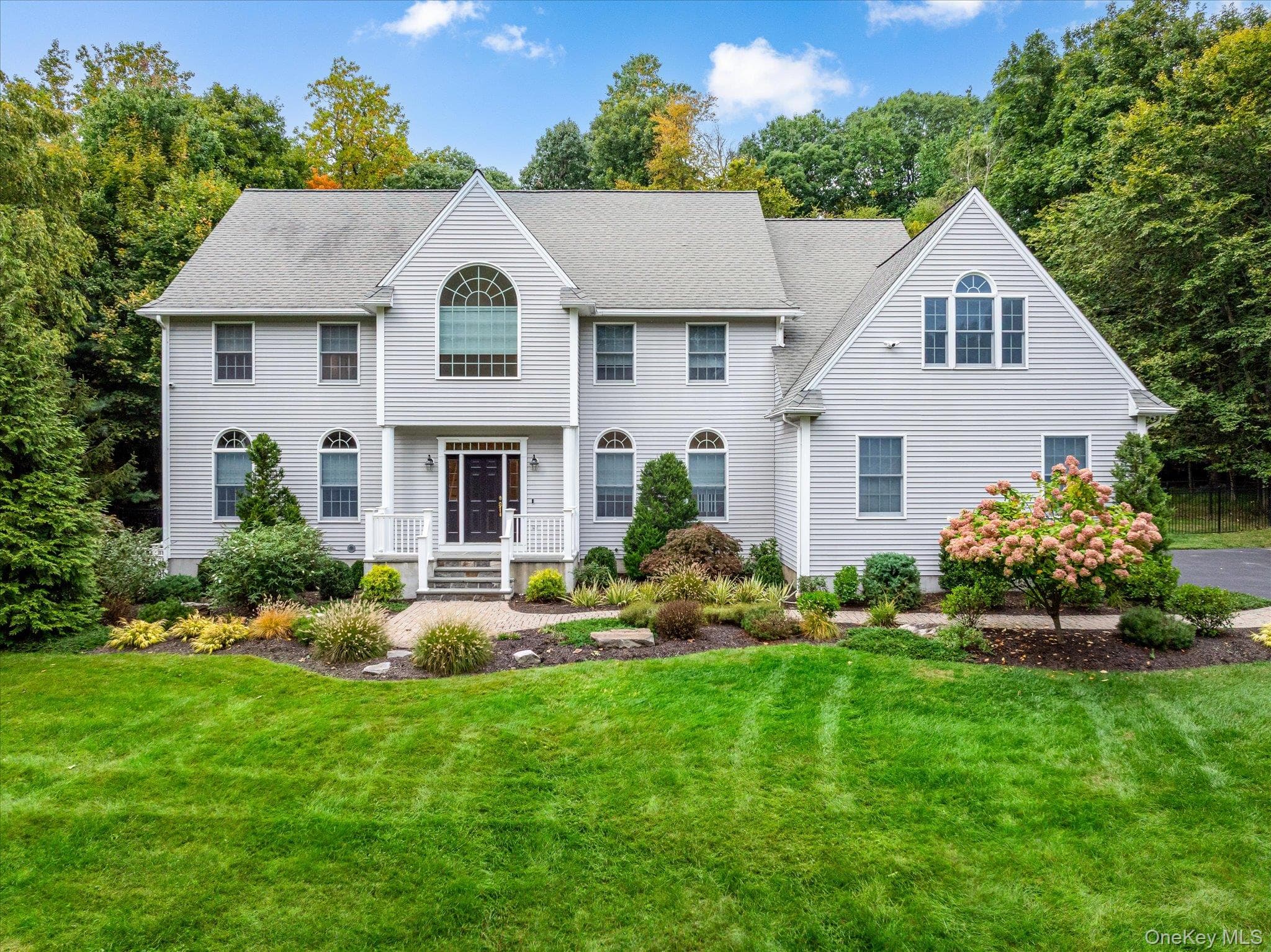 56 Londonderry Lane, Somers