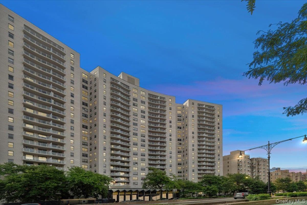 1020 Grand Concourse Unit: 17M thumbnail 17