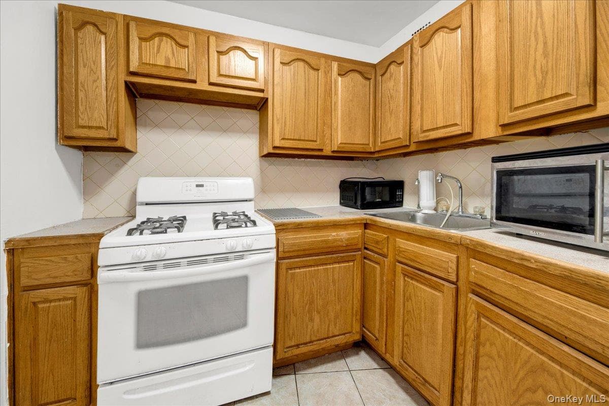 1020 Grand Concourse Unit: 17M thumbnail 7