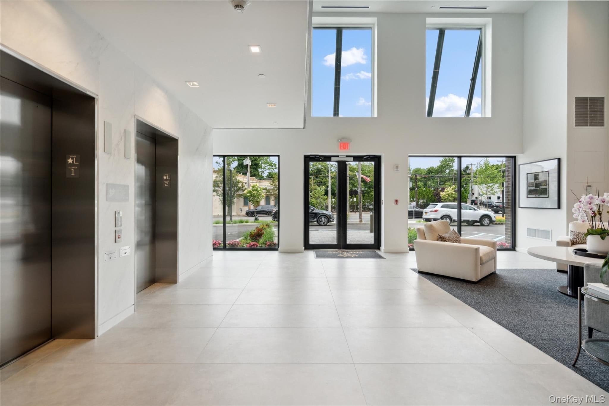 218 Middle Neck Road Unit: 302 thumbnail 4