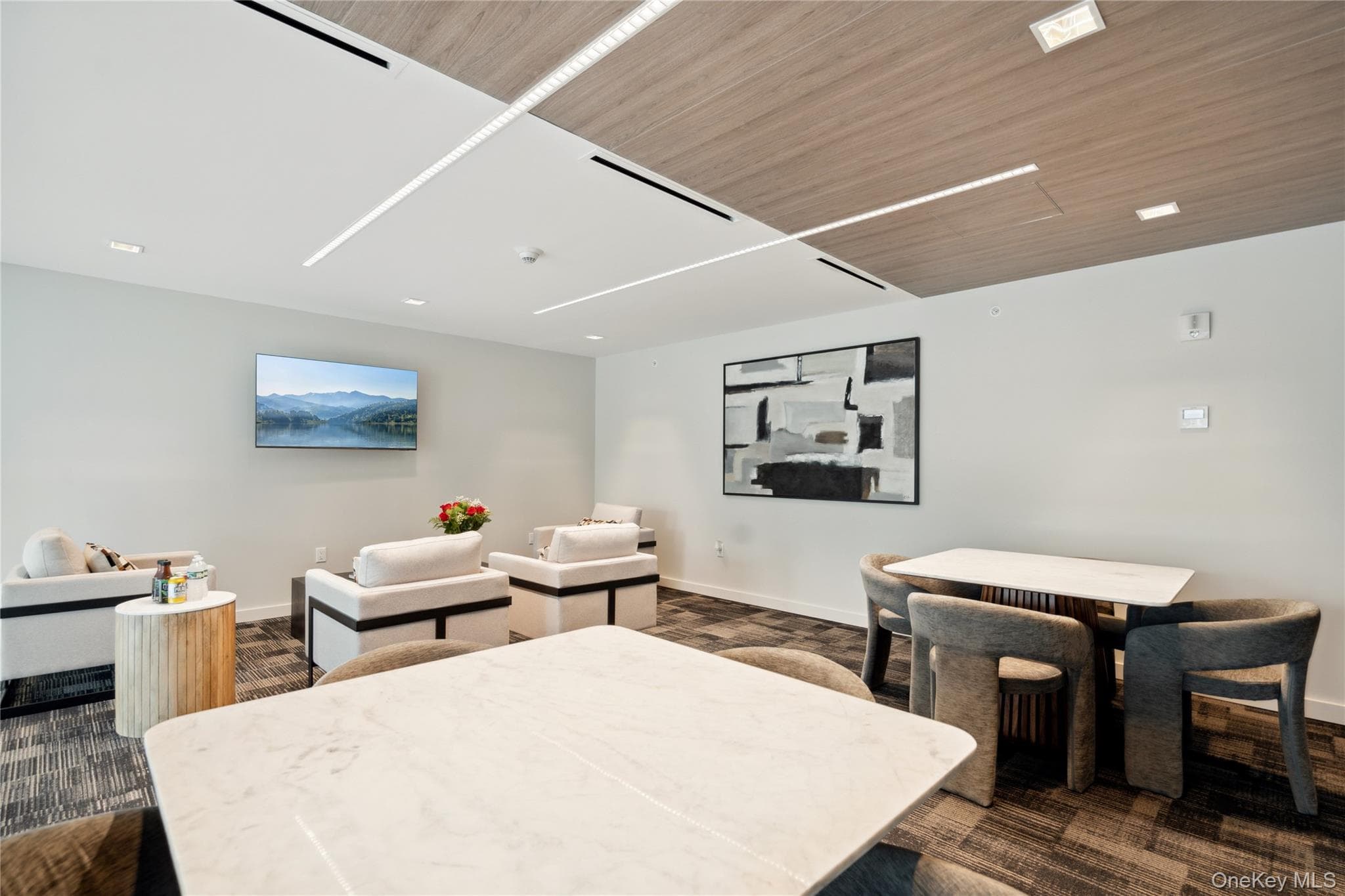 218 Middle Neck Road Unit: 302 thumbnail 15