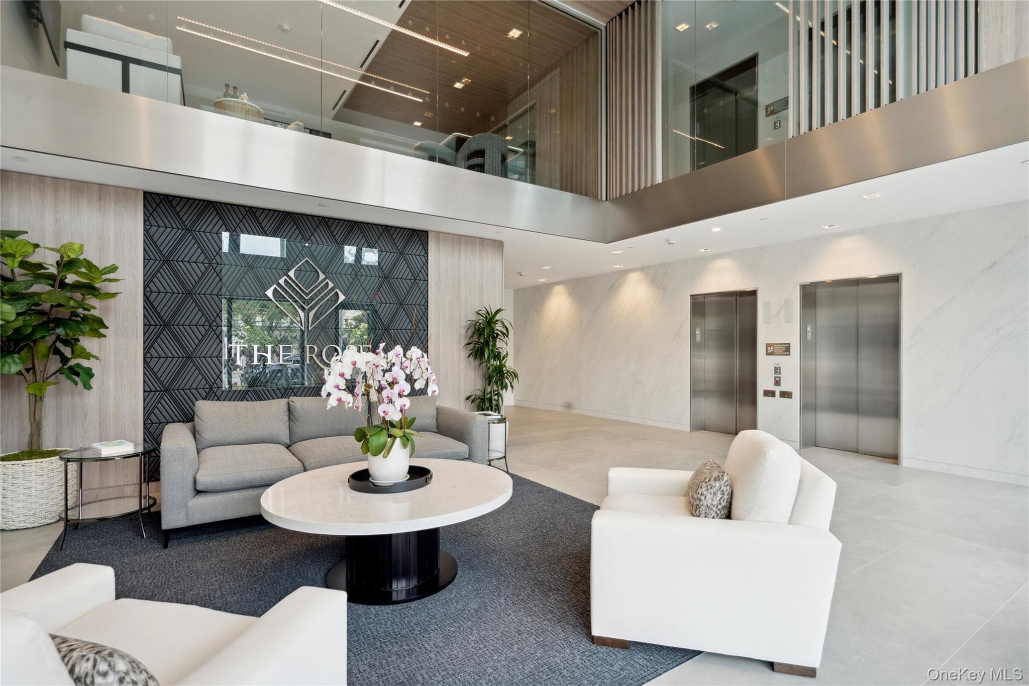 218 Middle Neck Road Unit: 302 thumbnail 5