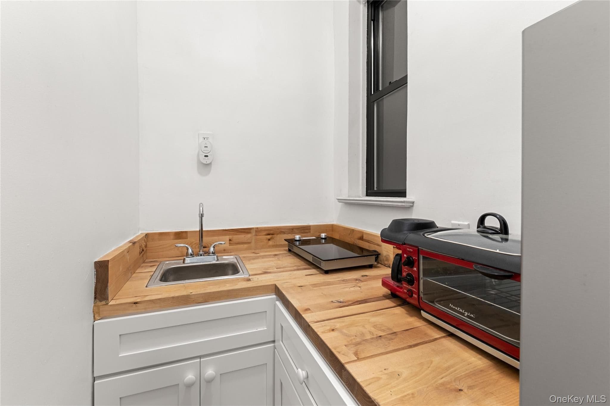 415 W 46 Street Unit: 2D thumbnail 5