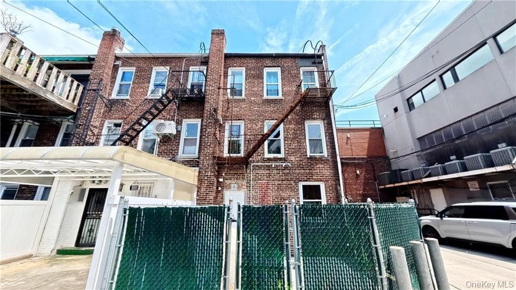 2076 Coyle Street thumbnail 2