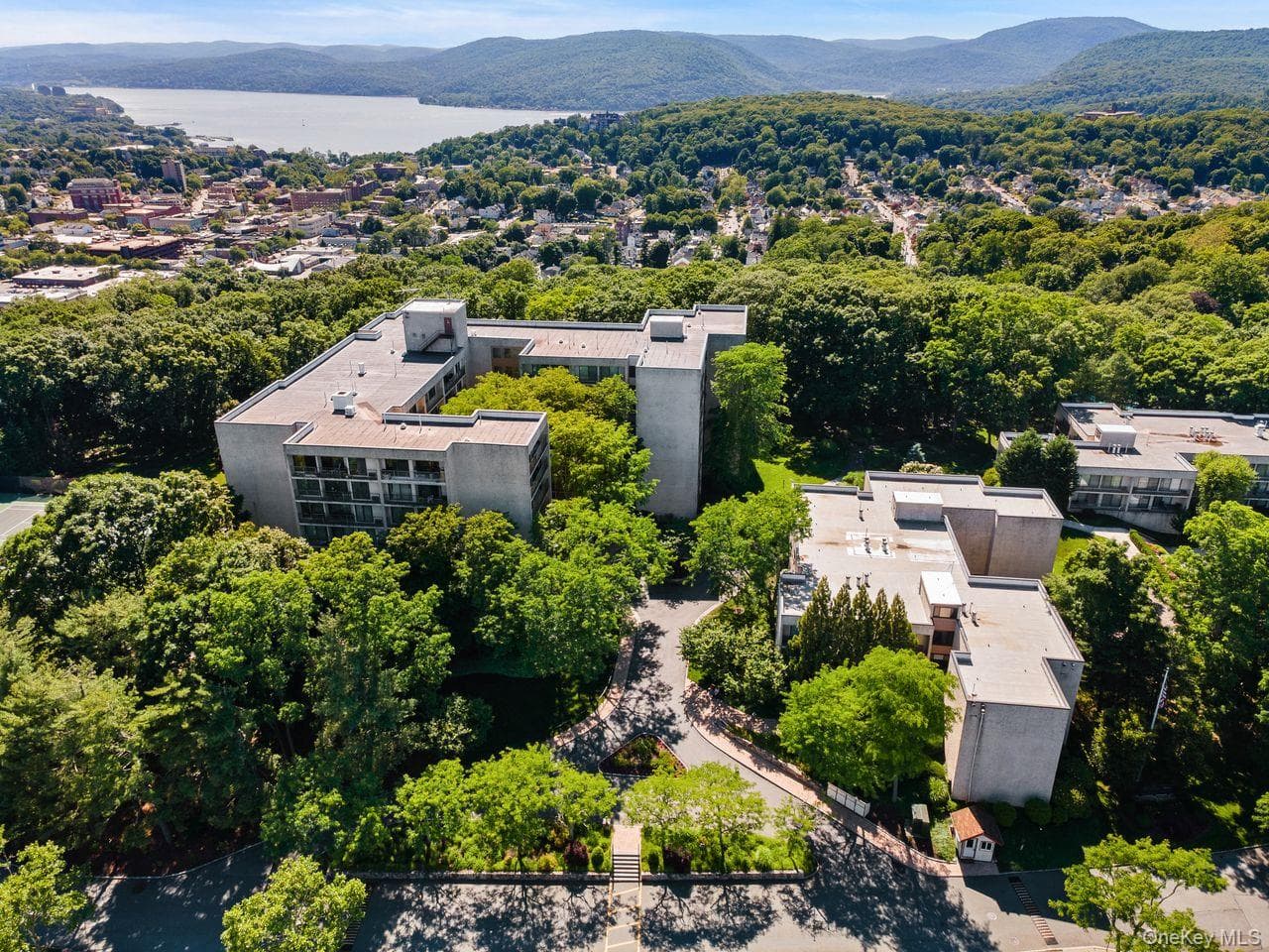 150 Overlook AVE Unit: 5F thumbnail 38