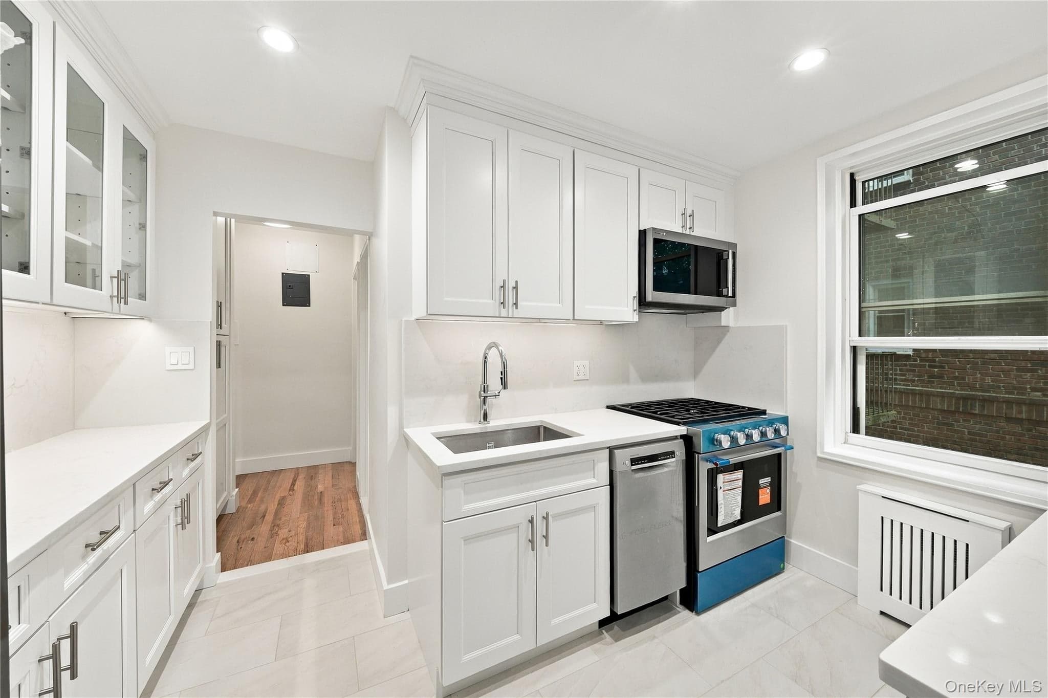 112-20 72nd Drive Unit: APT D25 thumbnail 10