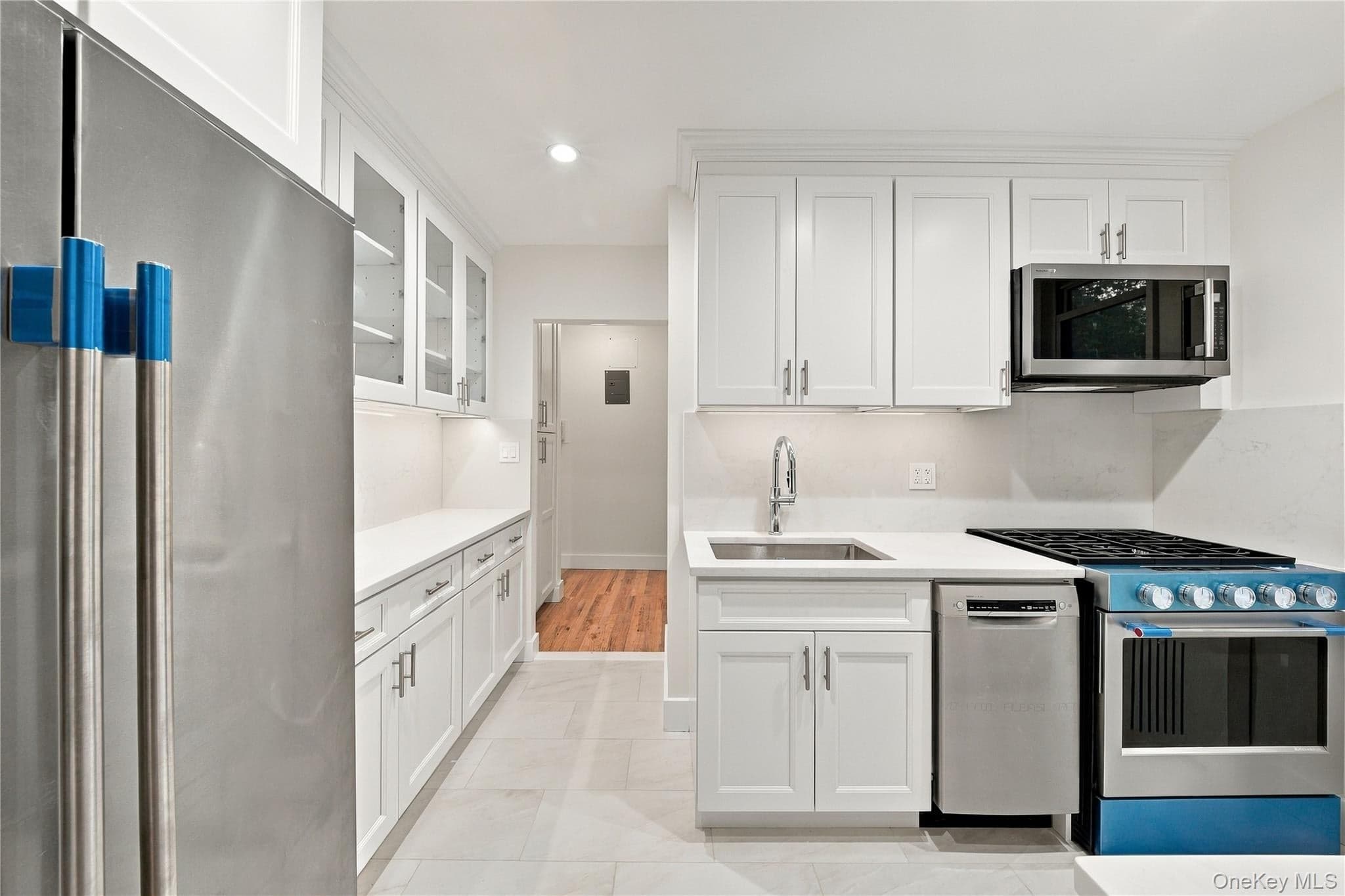 112-20 72nd Drive Unit: APT D25 thumbnail 12