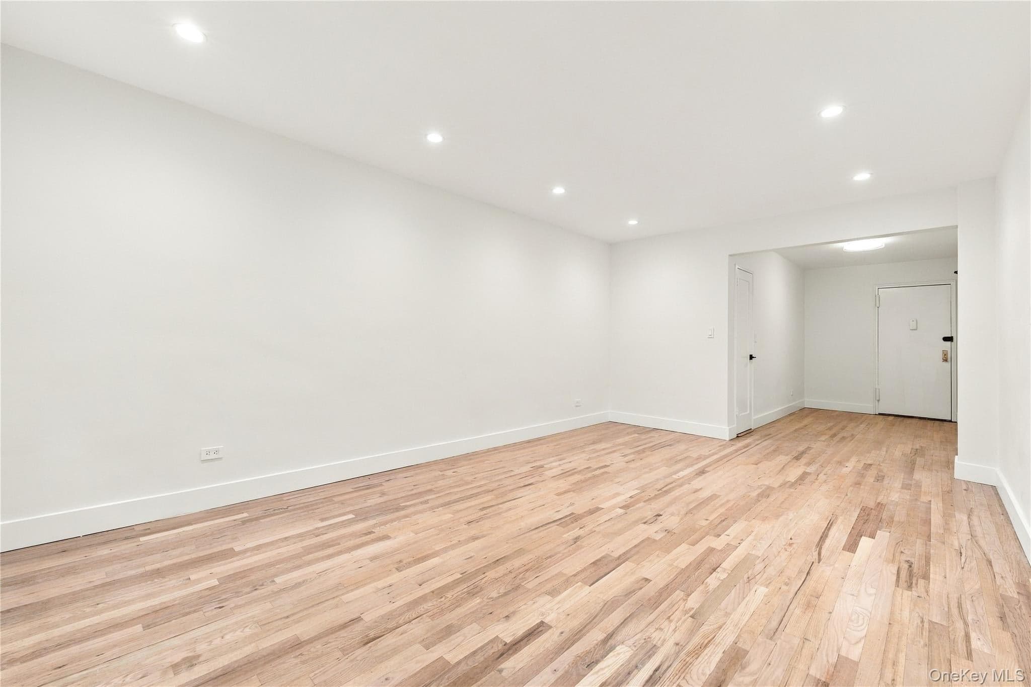 112-20 72nd Drive Unit: APT D25 thumbnail 7