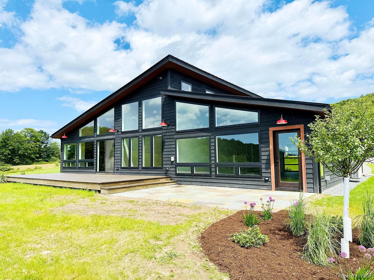 199 Henderson Road thumbnail 2