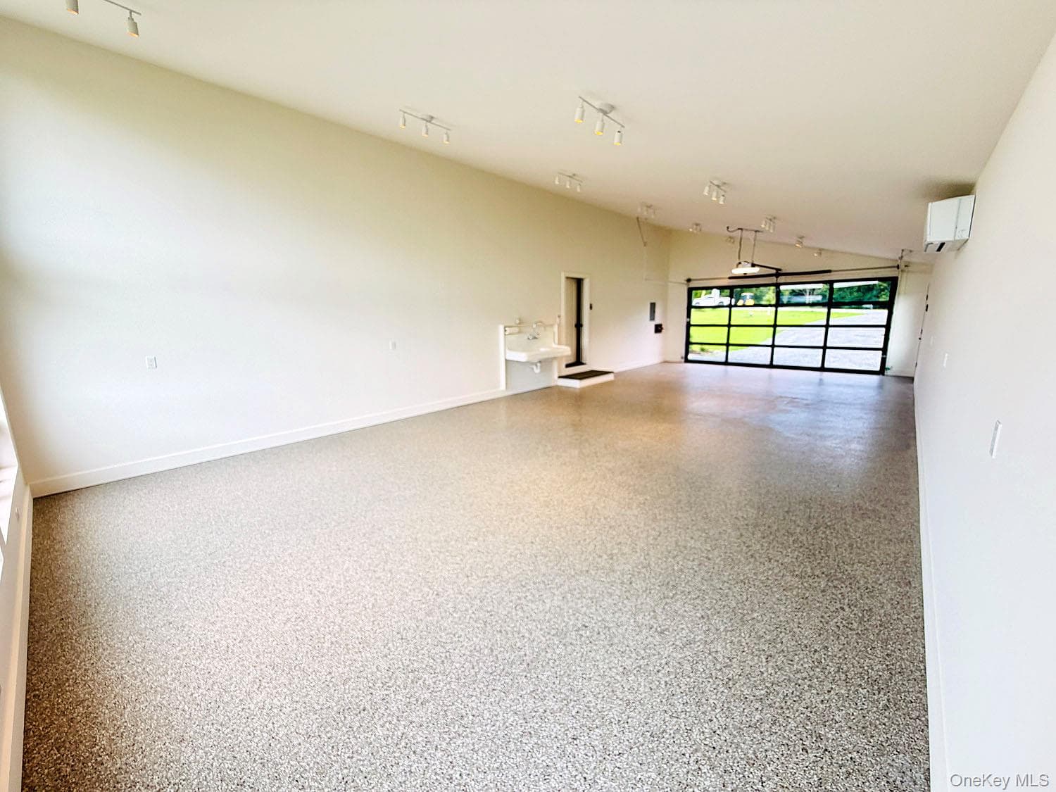 199 Henderson Road thumbnail 22