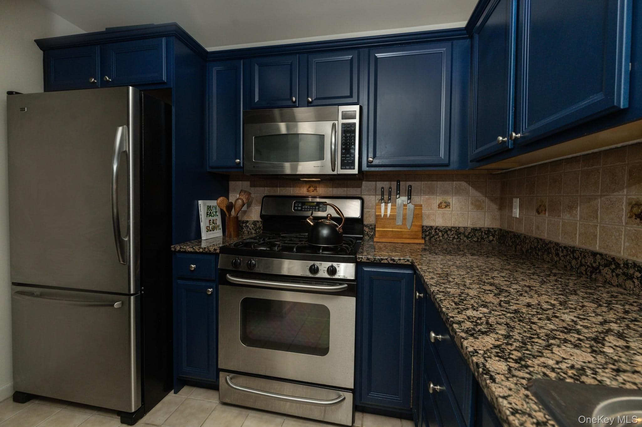 1204 Round Pointe Drive thumbnail 10