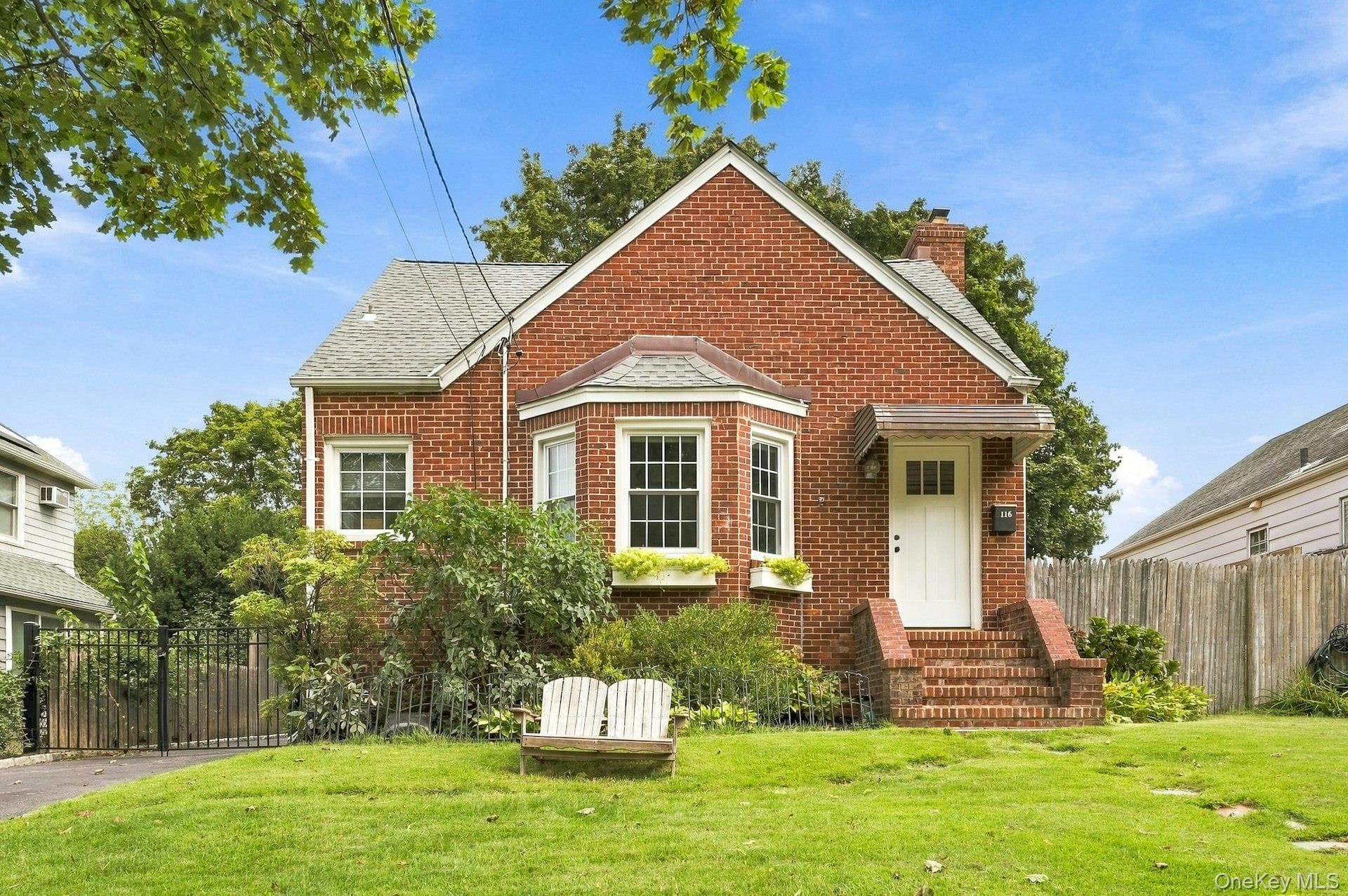 116 Wyman Avenue thumbnail 2