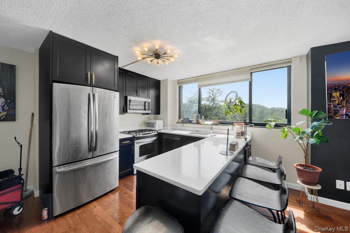 2287 Johnson Avenue Unit: 4F thumbnail 2