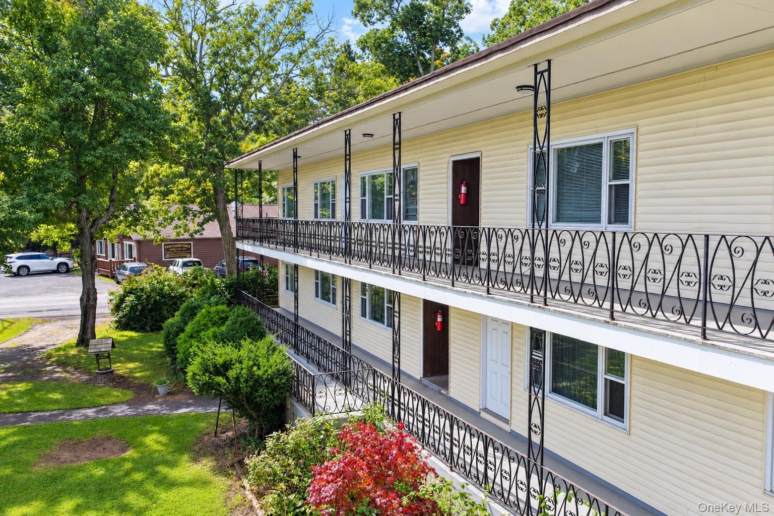 764-766 Mountain Avenue thumbnail 4