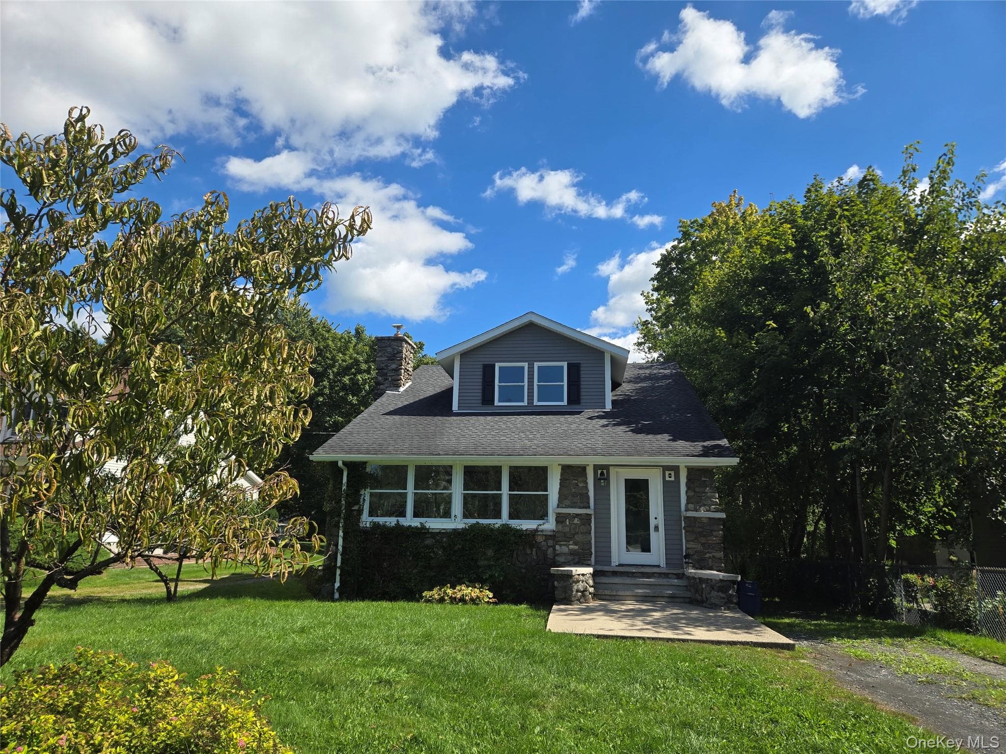 300 Lakeside Road photo 1