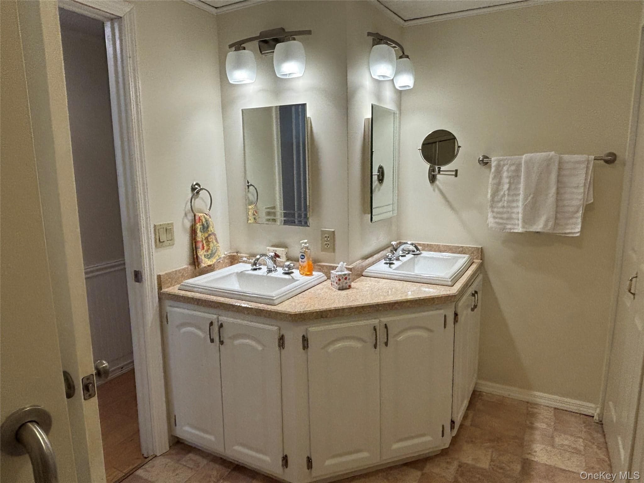 1661 Old Country Road Unit: 233 thumbnail 17