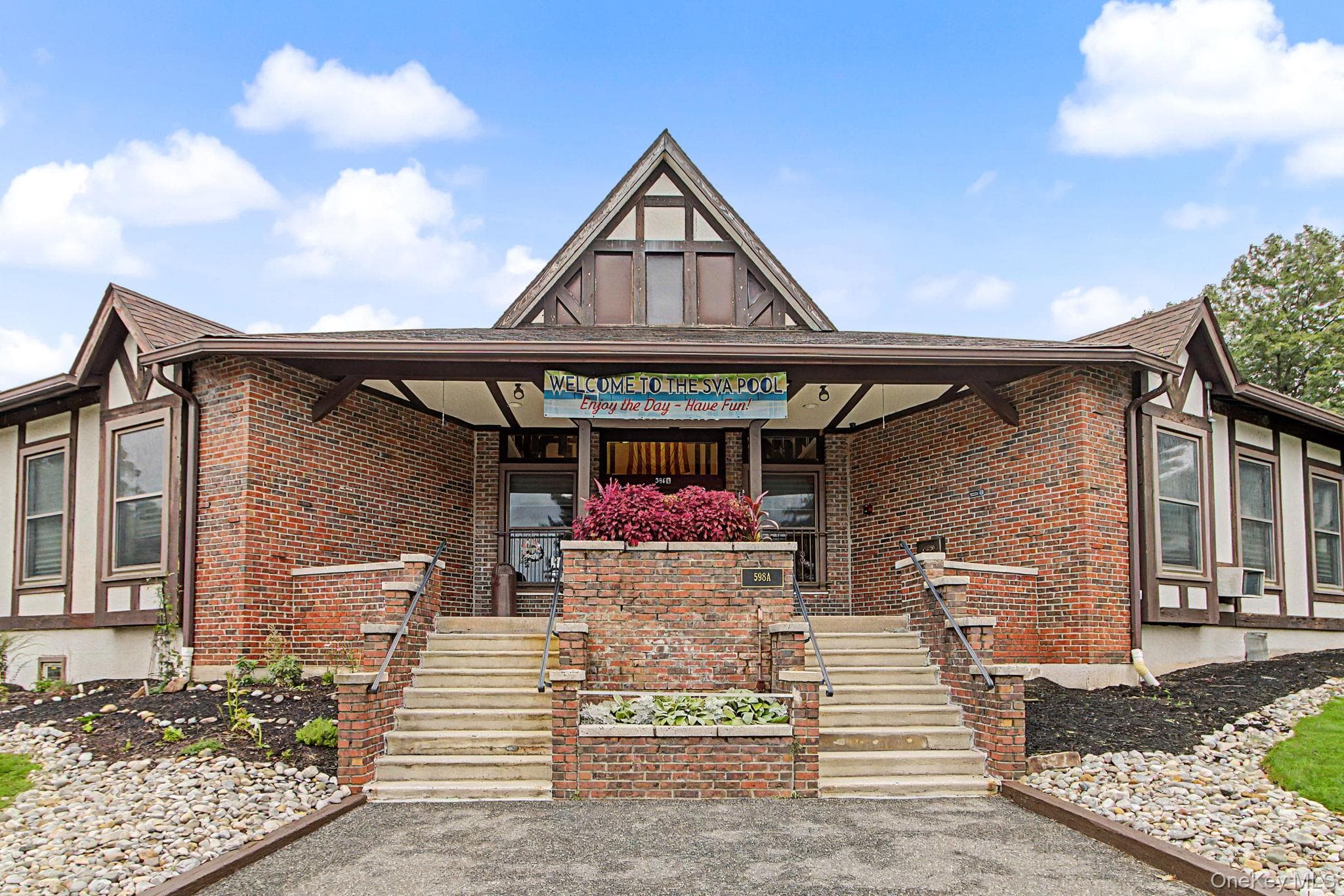 962 Sierra Vista Lane thumbnail 38