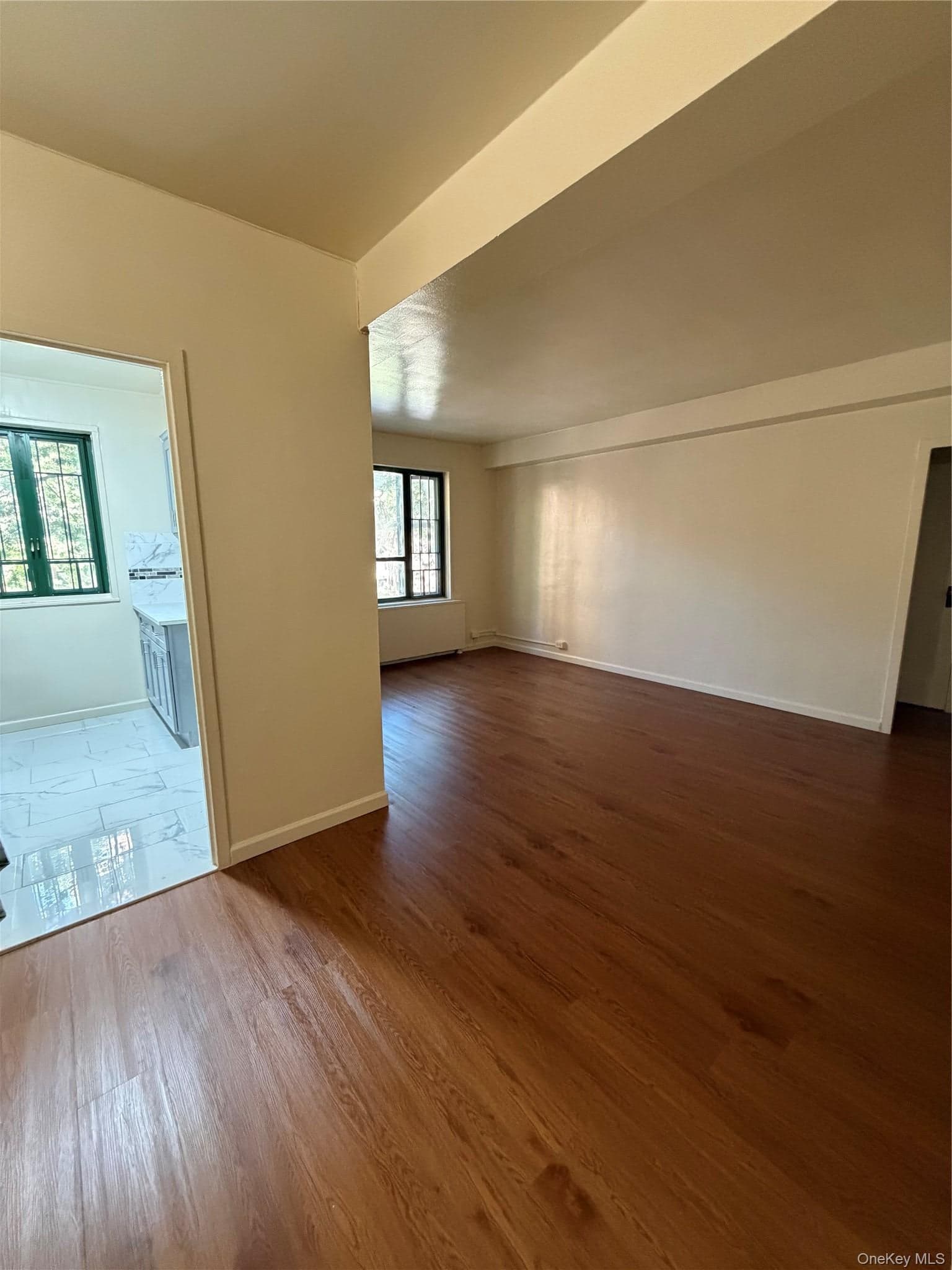 1595 Metropolitan Avenue Unit: 3B thumbnail 2