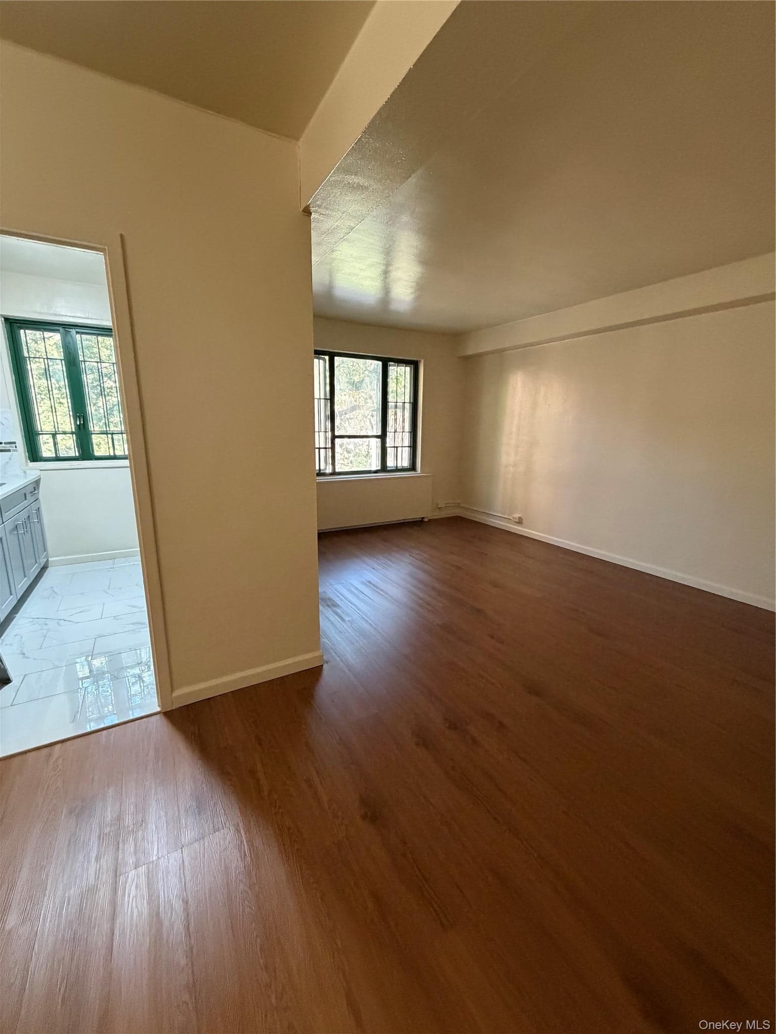 1595 Metropolitan Avenue Unit: 3B thumbnail 9