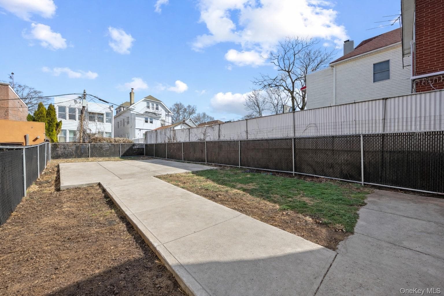 831 E 224th Street thumbnail 14