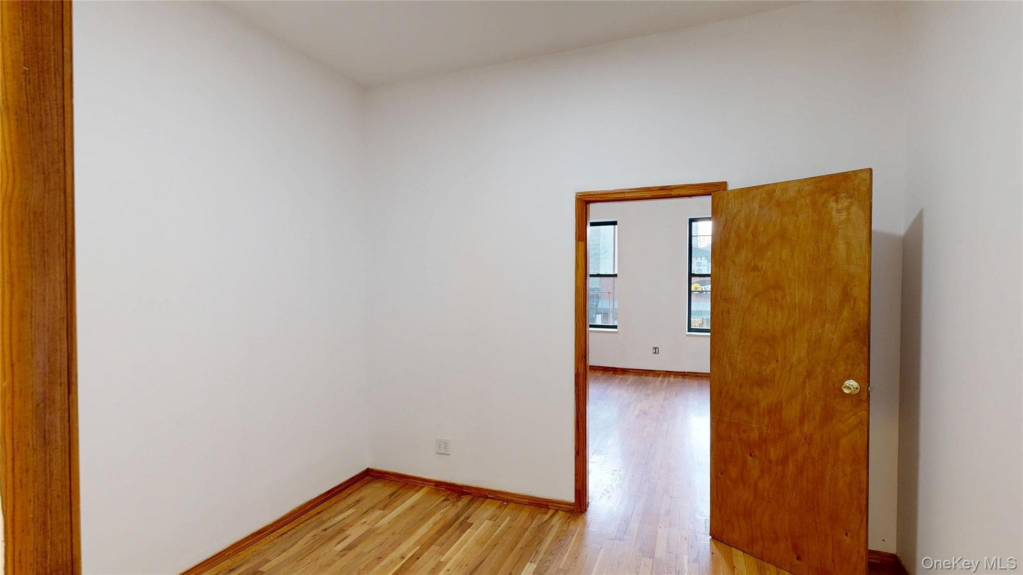 954 Manhattan Avenue thumbnail 7