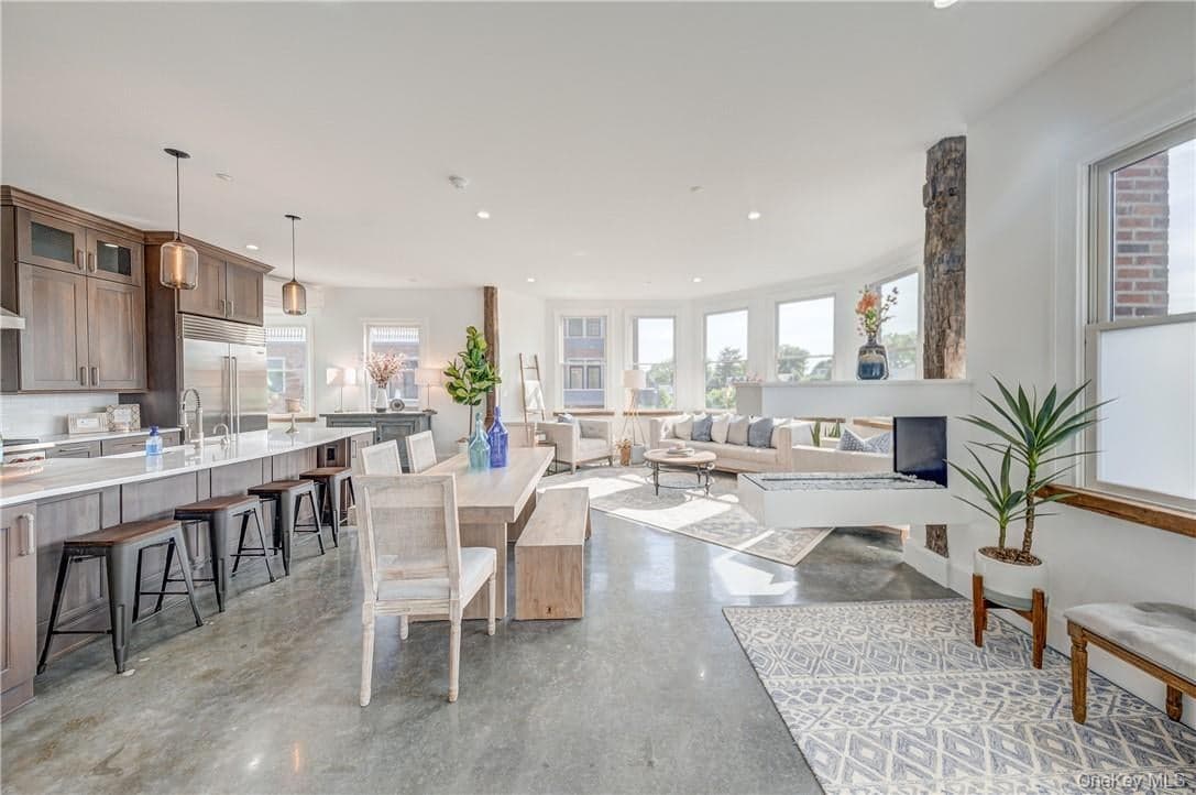 226 Main Street Unit: 301 thumbnail 6