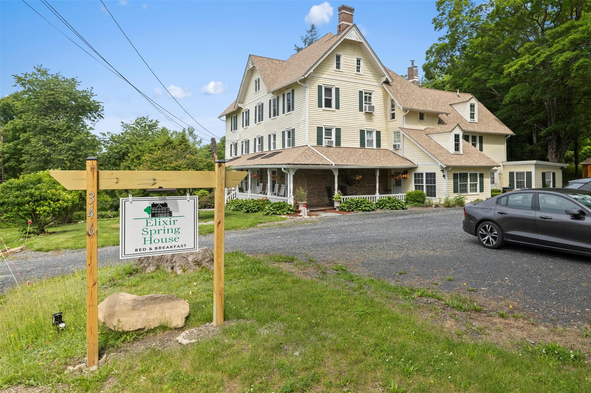 346 Crescent Avenue, Highland