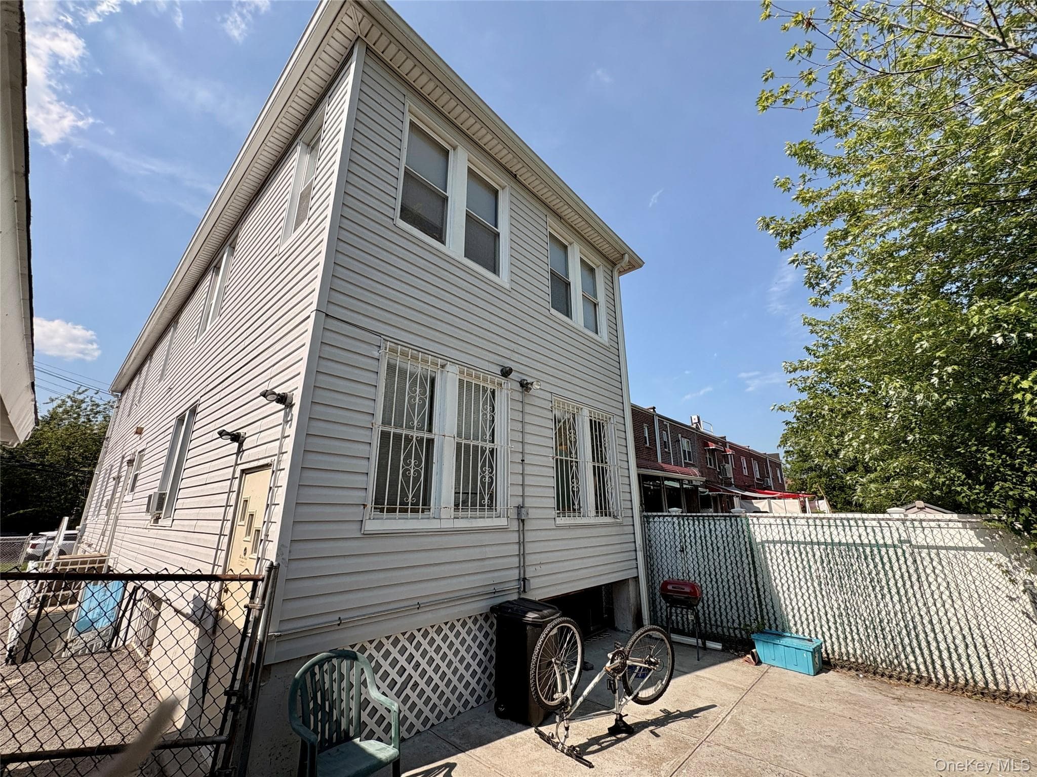 2910 Baisley Avenue thumbnail 2