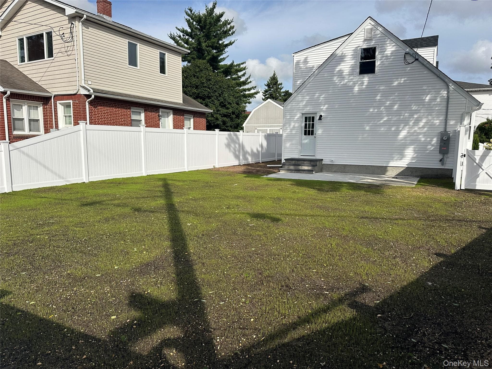 2216 Brooklyn Avenue thumbnail 21