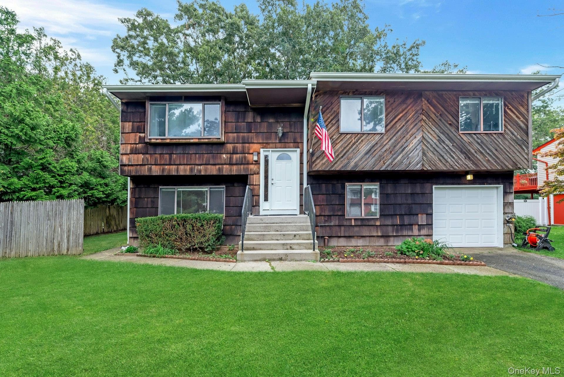 39 Woodbrook Drive, Ridge