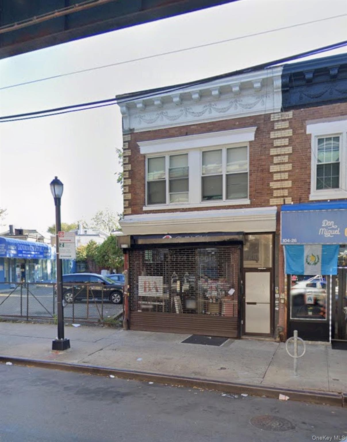 104-28 Jamaica Avenue photo 1