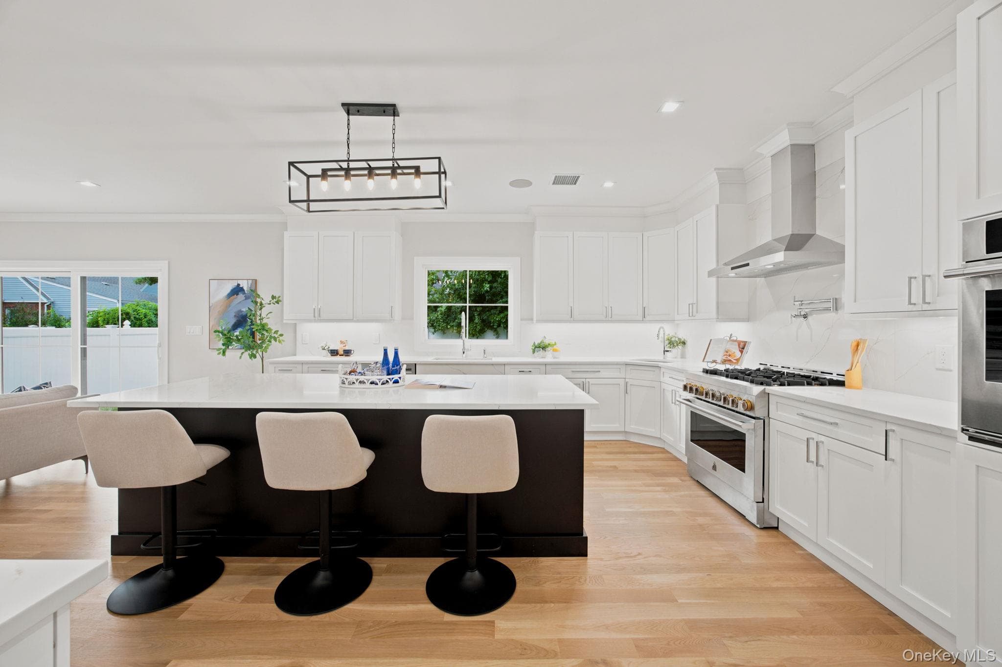 404 Langley Avenue thumbnail 13