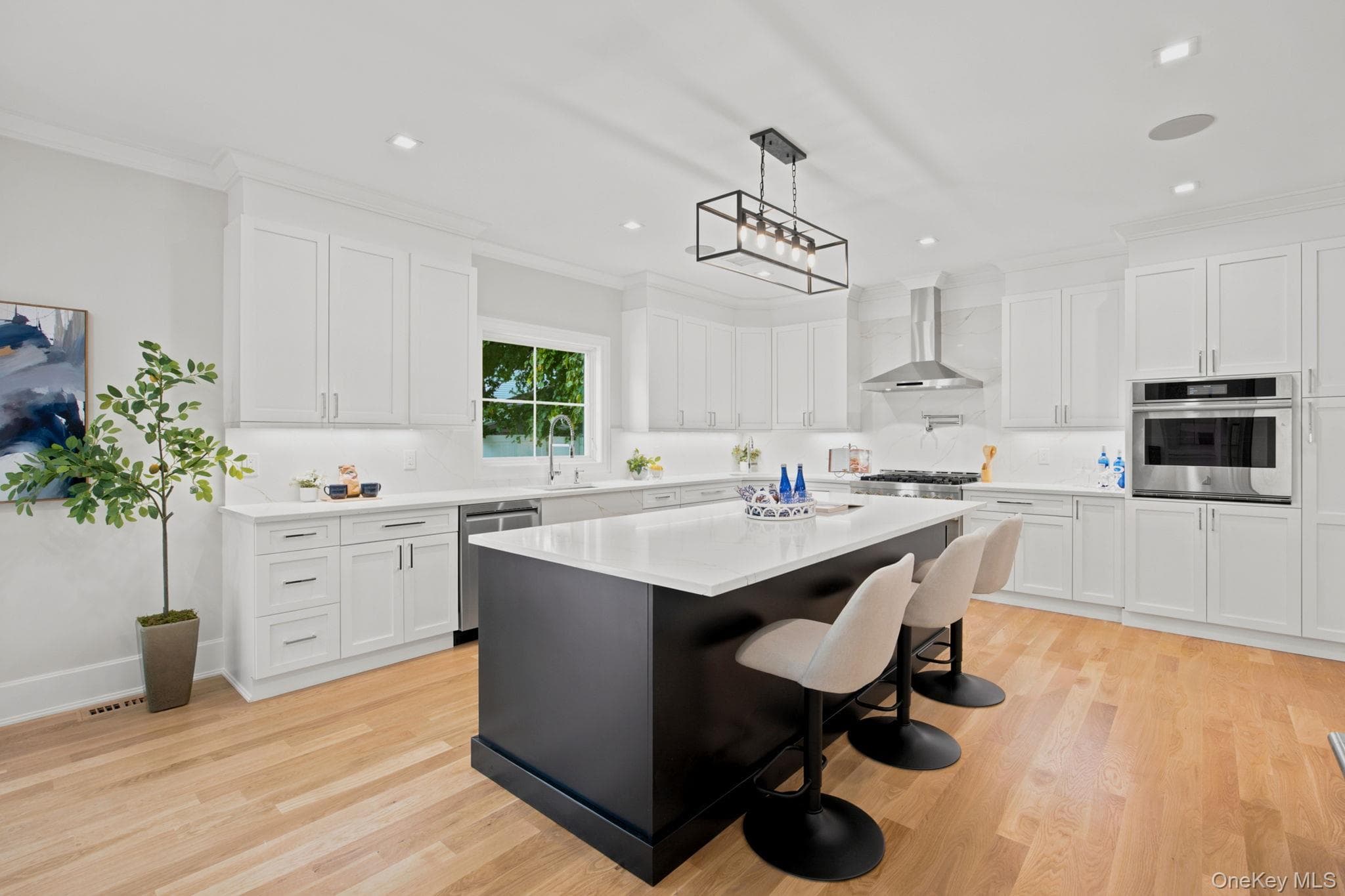 404 Langley Avenue thumbnail 12