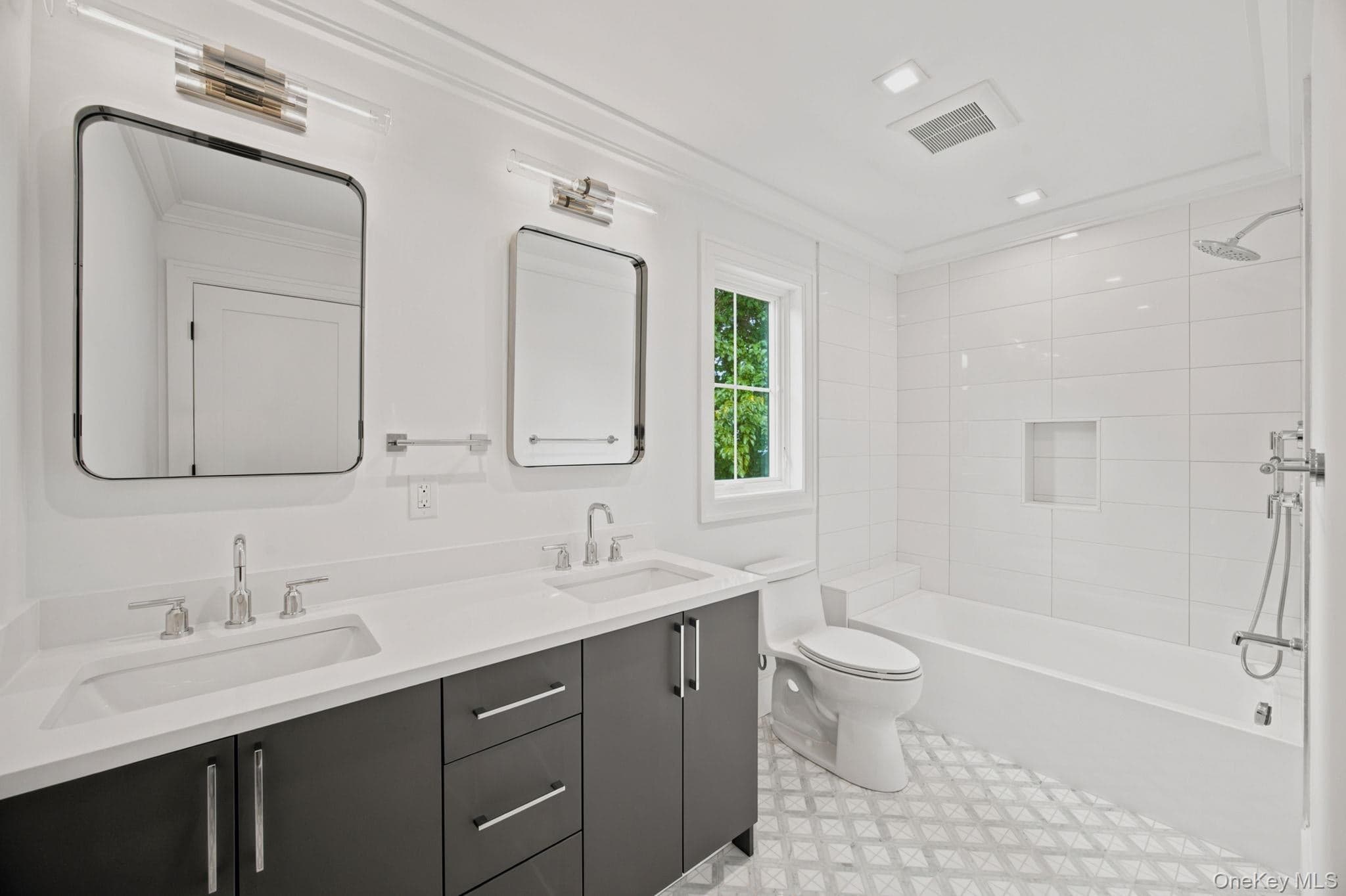 404 Langley Avenue thumbnail 23