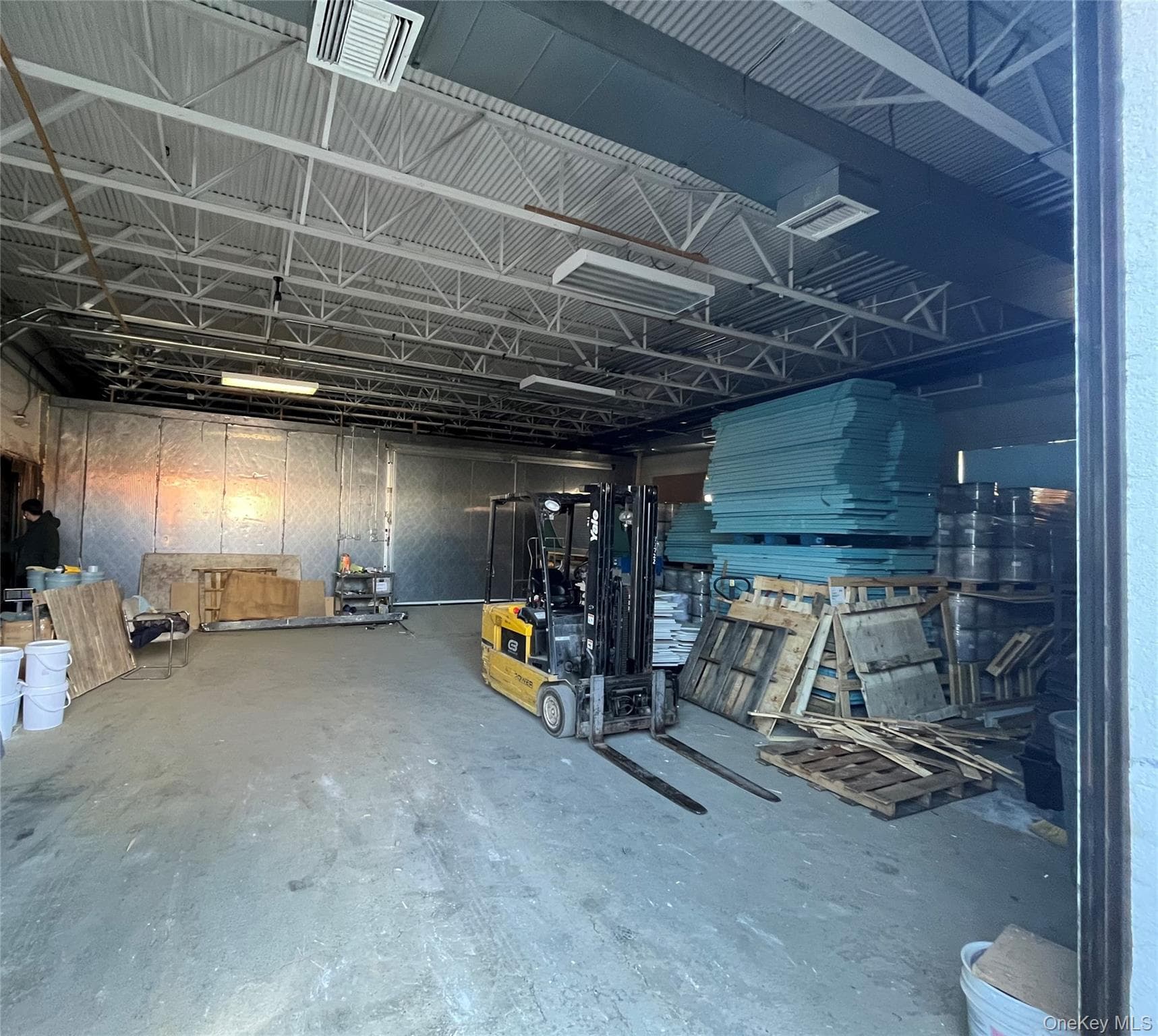 131 Liberty Ave Ave thumbnail 4