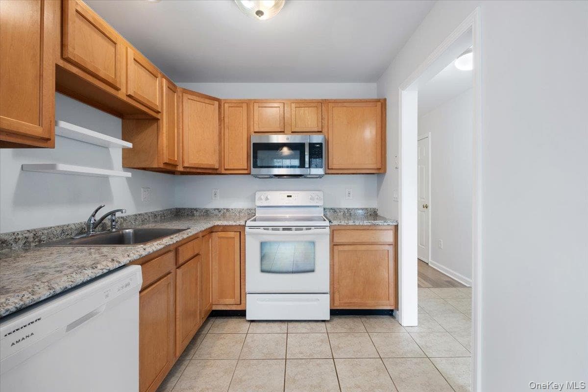 307 Alexandra Court thumbnail 18