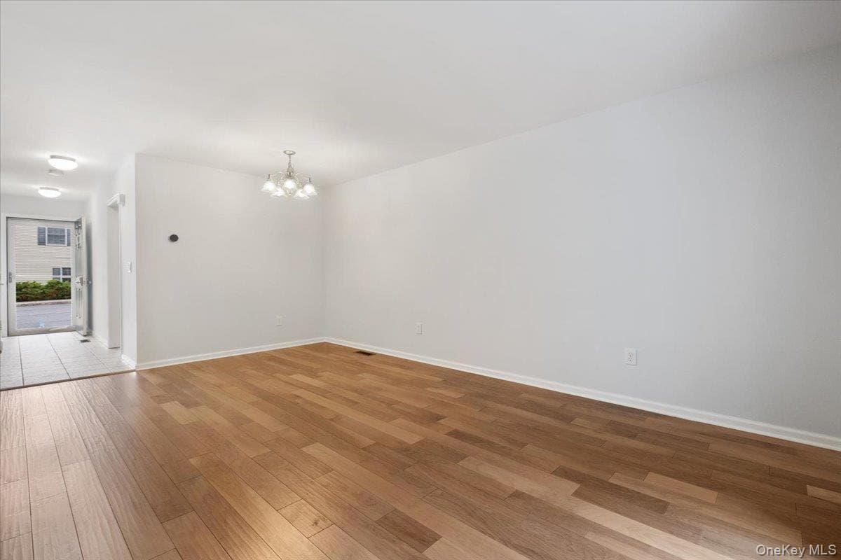 307 Alexandra Court thumbnail 4