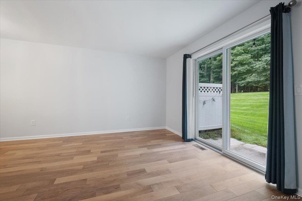 307 Alexandra Court thumbnail 6