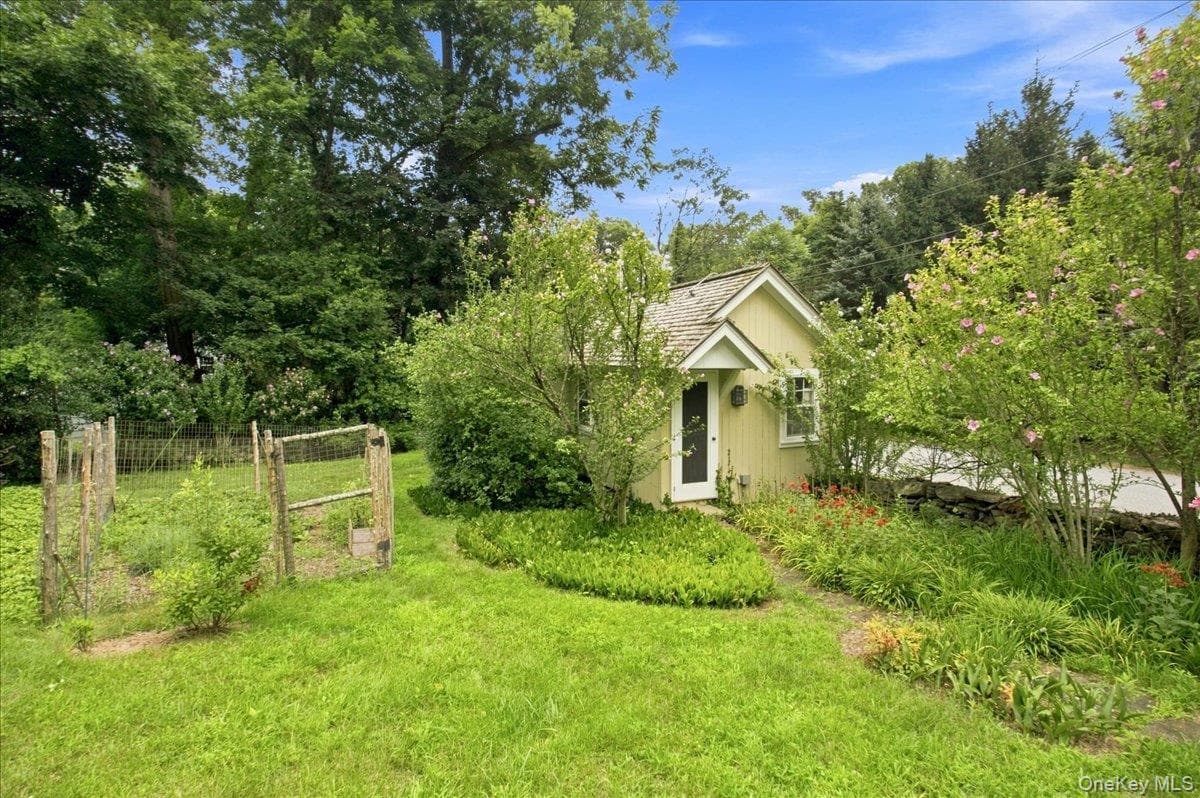100 Whitlockville Road thumbnail 6