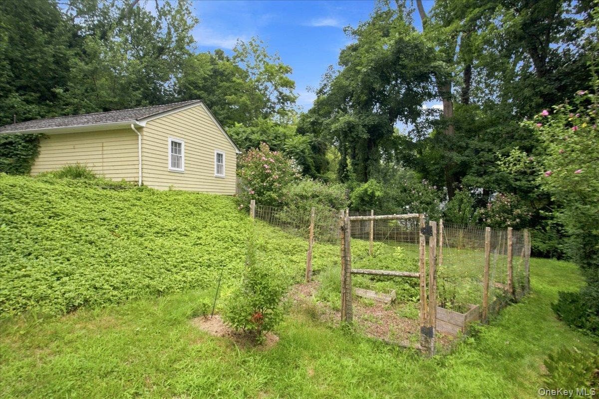 100 Whitlockville Road thumbnail 7
