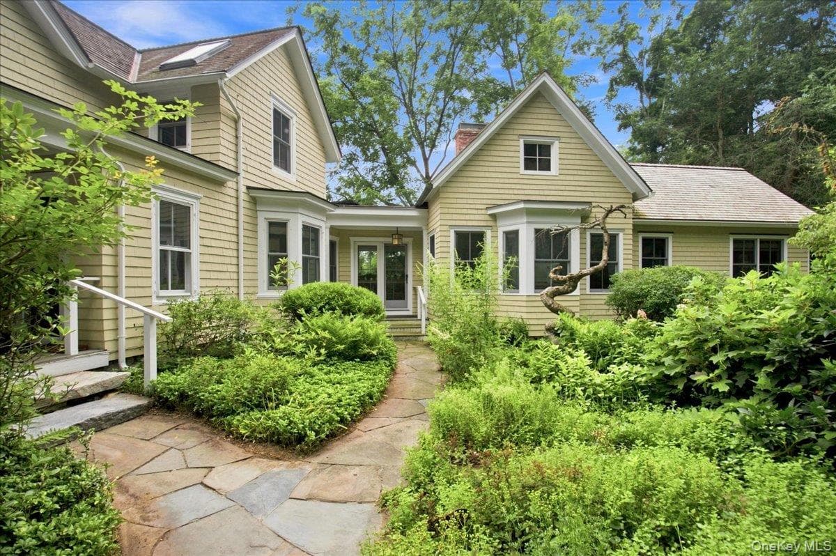 100 Whitlockville Road thumbnail 2