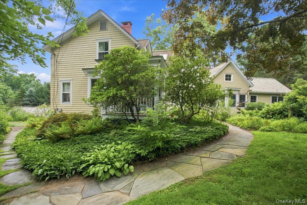 100 Whitlockville Road thumbnail 3