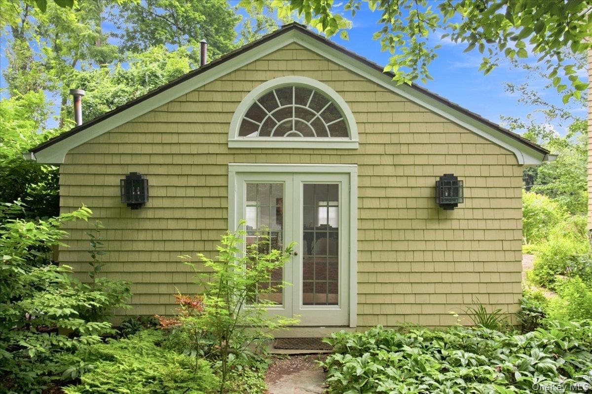 100 Whitlockville Road thumbnail 5