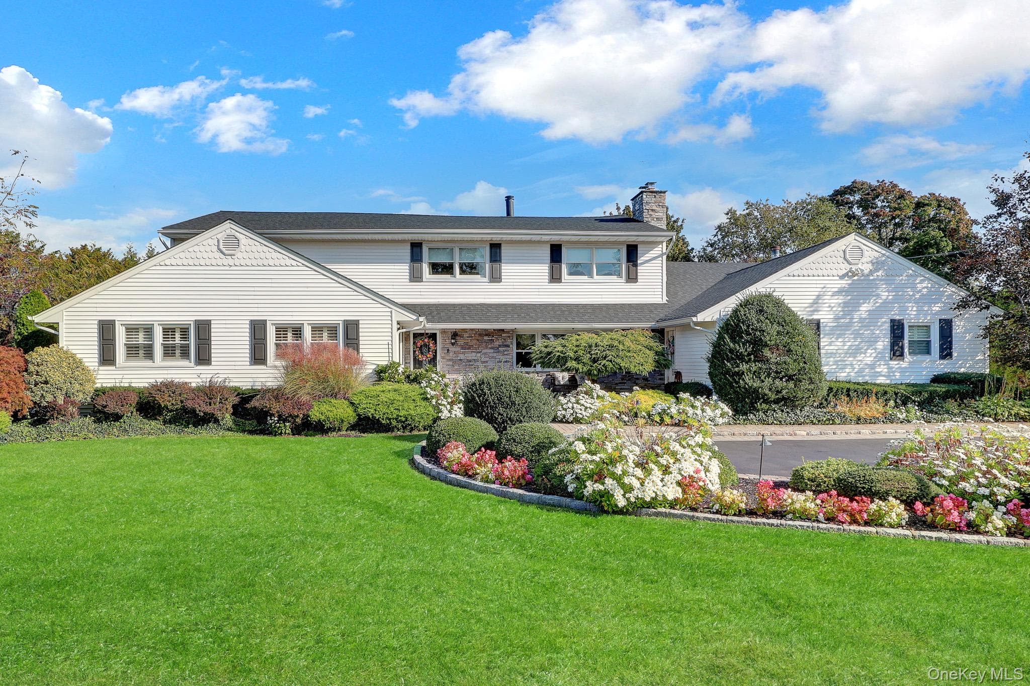 257 Shadybrook Lane, West Islip