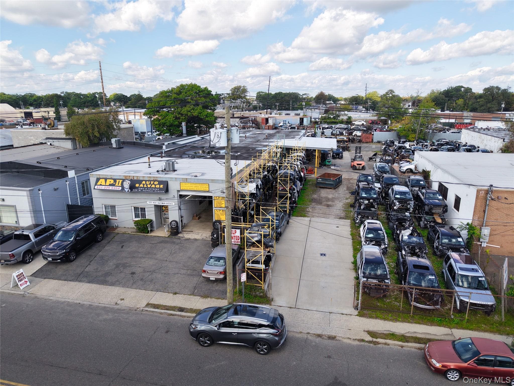 556 W Hoffman Avenue thumbnail 19
