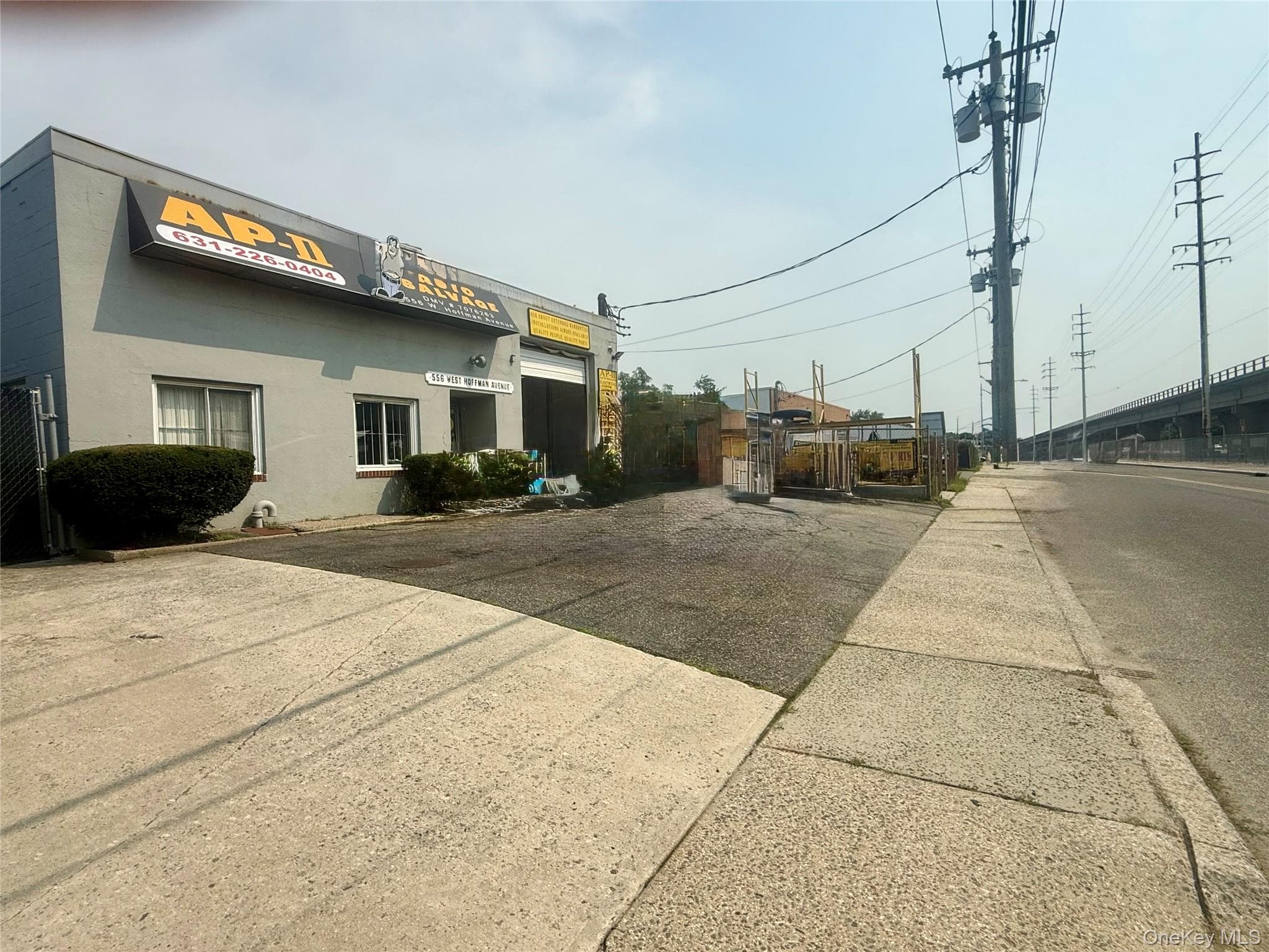 556 W Hoffman Avenue thumbnail 20
