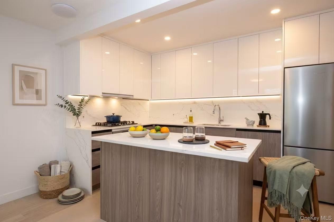 14449 S Northern Boulevard Unit: 412 thumbnail 4