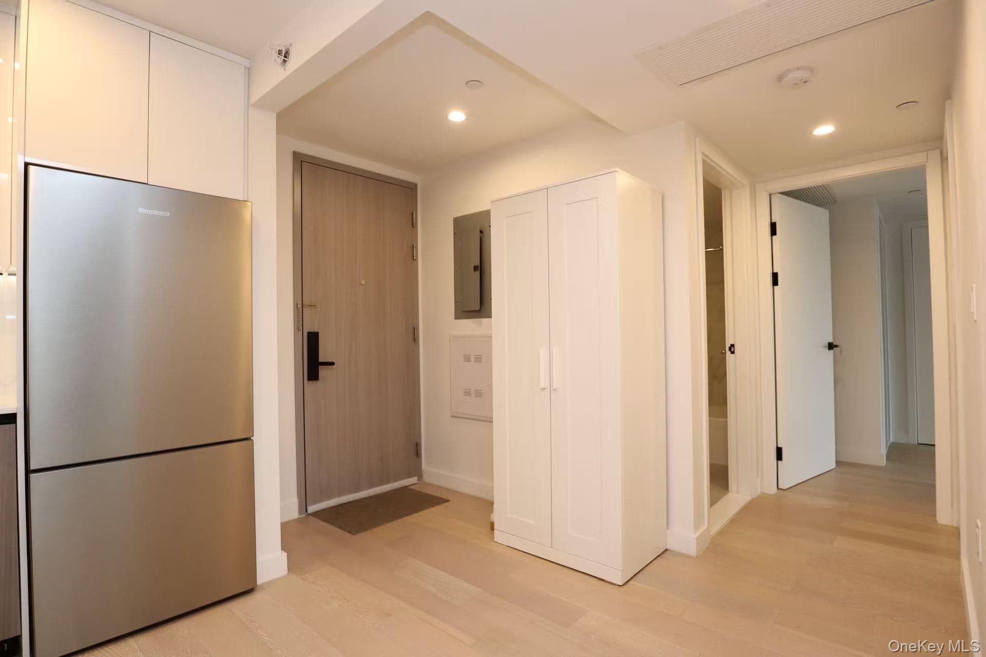 14449 S Northern Boulevard Unit: 412 thumbnail 13