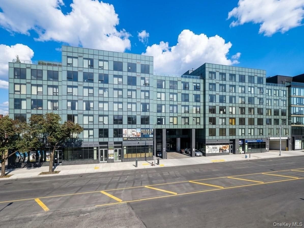 14449 S Northern Boulevard Unit: 412, Flushing