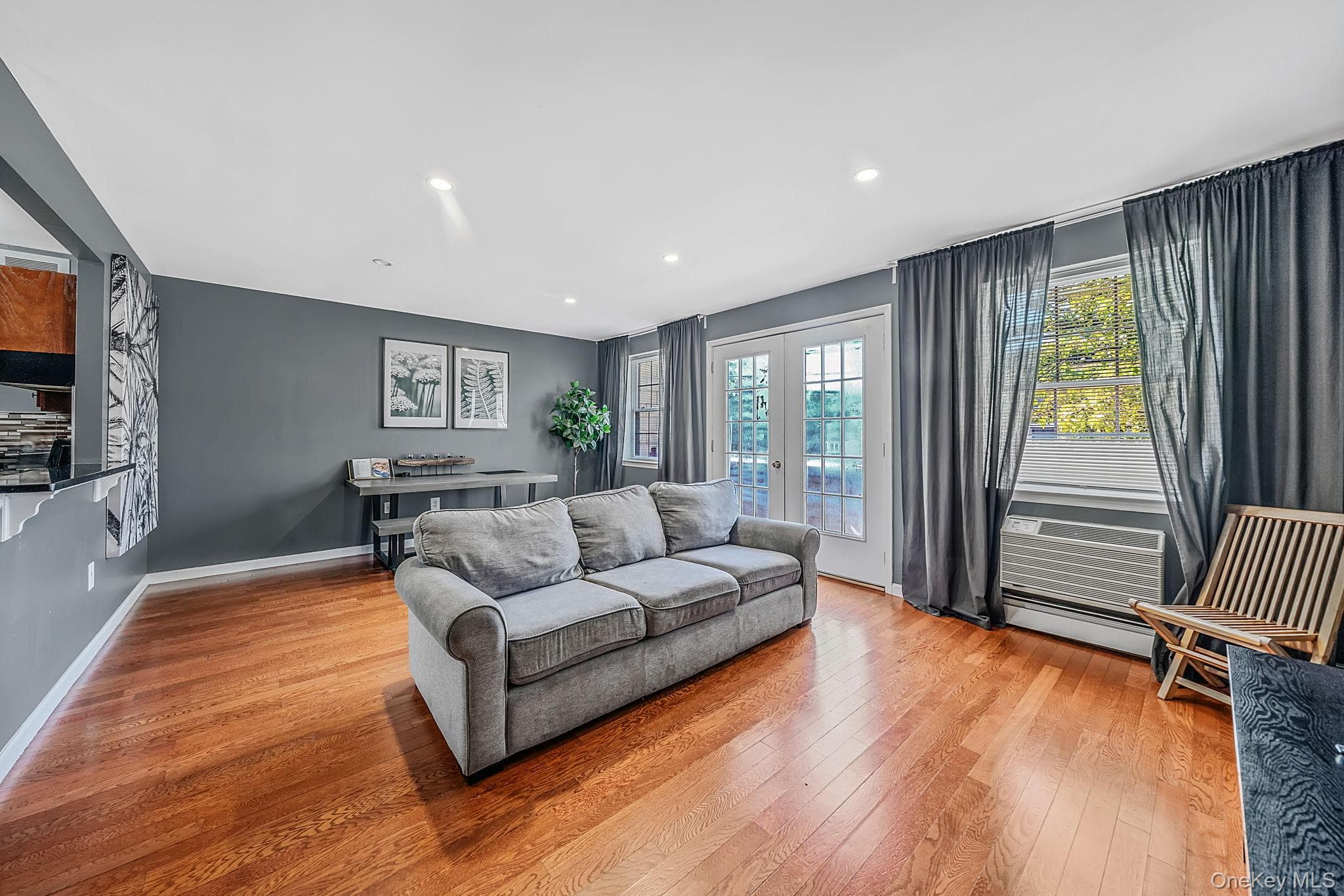 821 Prospect Avenue thumbnail 11